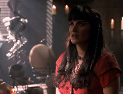 extant_XenaWarriorPrincess_5x02_Chakram_2149