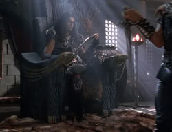 extant_XenaWarriorPrincess_5x02_Chakram_2178