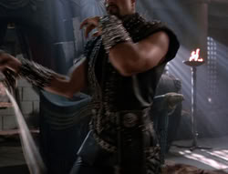 extant_XenaWarriorPrincess_5x02_Chakram_2180