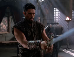 extant_XenaWarriorPrincess_5x02_Chakram_2182