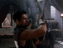 extant_XenaWarriorPrincess_5x02_Chakram_2191