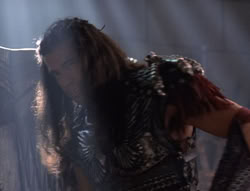 extant_XenaWarriorPrincess_5x02_Chakram_2237