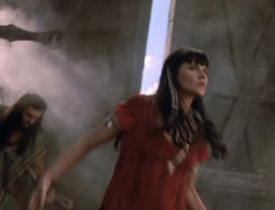 extant_XenaWarriorPrincess_5x02_Chakram_2509