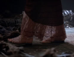 extant_XenaWarriorPrincess_5x02_Chakram_2605