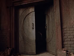 extant_XenaWarriorPrincess_5x02_Chakram_2691