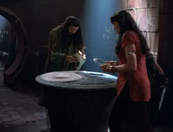 extant_XenaWarriorPrincess_5x02_Chakram_2732