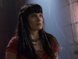 extant_XenaWarriorPrincess_5x02_Chakram_2998