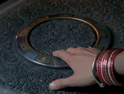 extant_XenaWarriorPrincess_5x02_Chakram_3057