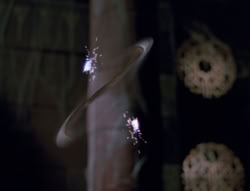 extant_XenaWarriorPrincess_5x02_Chakram_3194