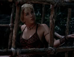 extant_XenaWarriorPrincess_5x03_Succession_1251