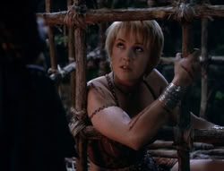 extant_XenaWarriorPrincess_5x03_Succession_1327