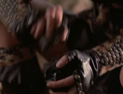 extant_XenaWarriorPrincess_5x03_Succession_1977