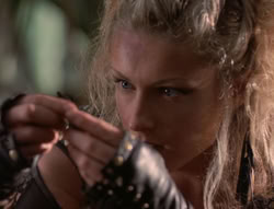 extant_XenaWarriorPrincess_5x03_Succession_1986