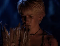 extant_XenaWarriorPrincess_5x03_Succession_2554