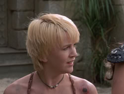 extant_XenaWarriorPrincess_5x03_Succession_3376