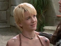 extant_XenaWarriorPrincess_5x03_Succession_3514