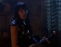 extant_XenaWarriorPrincess_5x05-ThemBonesThemBones_0241