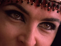 extant_XenaWarriorPrincess_5x05-ThemBonesThemBones_0530