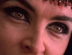 extant_XenaWarriorPrincess_5x05-ThemBonesThemBones_0531