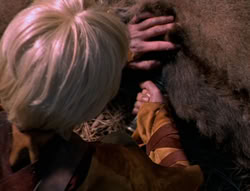 extant_XenaWarriorPrincess_5x05-ThemBonesThemBones_0735