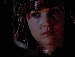 extant_XenaWarriorPrincess_5x05-ThemBonesThemBones_0935