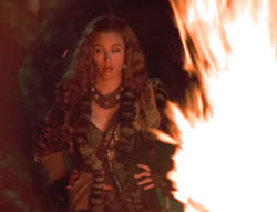 extant_XenaWarriorPrincess_5x05-ThemBonesThemBones_0947