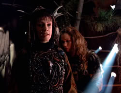 extant_XenaWarriorPrincess_5x05-ThemBonesThemBones_1494