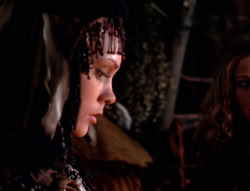 extant_XenaWarriorPrincess_5x05-ThemBonesThemBones_1573