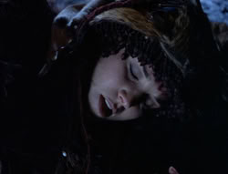 extant_XenaWarriorPrincess_5x05-ThemBonesThemBones_1923