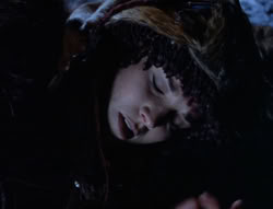 extant_XenaWarriorPrincess_5x05-ThemBonesThemBones_1924