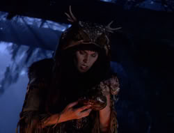 extant_XenaWarriorPrincess_5x05-ThemBonesThemBones_1973