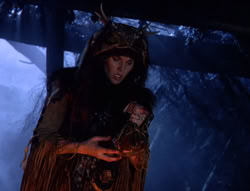 extant_XenaWarriorPrincess_5x05-ThemBonesThemBones_1976
