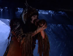 extant_XenaWarriorPrincess_5x05-ThemBonesThemBones_1980