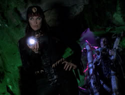 extant_XenaWarriorPrincess_5x05-ThemBonesThemBones_2226