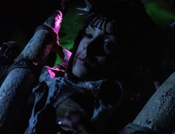 extant_XenaWarriorPrincess_5x05-ThemBonesThemBones_2259