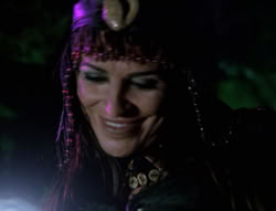 extant_XenaWarriorPrincess_5x05-ThemBonesThemBones_2286