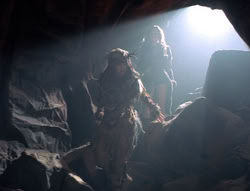 extant_XenaWarriorPrincess_5x05-ThemBonesThemBones_2349