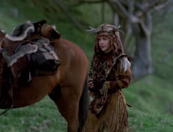 extant_XenaWarriorPrincess_5x05-ThemBonesThemBones_2459