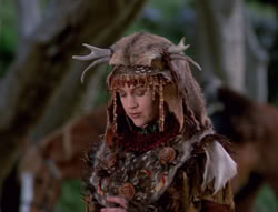extant_XenaWarriorPrincess_5x05-ThemBonesThemBones_2495