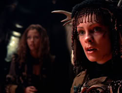 extant_XenaWarriorPrincess_5x05-ThemBonesThemBones_2648