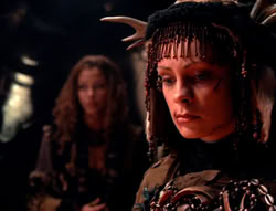 extant_XenaWarriorPrincess_5x05-ThemBonesThemBones_2684