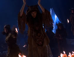 extant_XenaWarriorPrincess_5x05-ThemBonesThemBones_2719