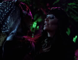 extant_XenaWarriorPrincess_5x05-ThemBonesThemBones_2798