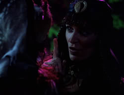 extant_XenaWarriorPrincess_5x05-ThemBonesThemBones_2810