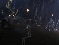 extant_XenaWarriorPrincess_5x05-ThemBonesThemBones_3027