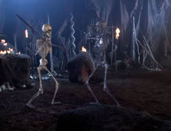 extant_XenaWarriorPrincess_5x05-ThemBonesThemBones_3045