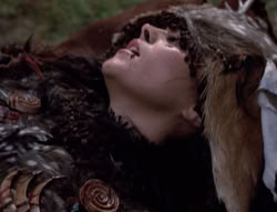 extant_XenaWarriorPrincess_5x05-ThemBonesThemBones_3092