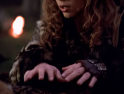 extant_XenaWarriorPrincess_5x05-ThemBonesThemBones_3099