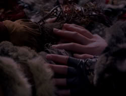 extant_XenaWarriorPrincess_5x05-ThemBonesThemBones_3187