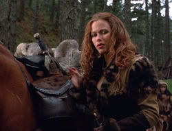 extant_XenaWarriorPrincess_5x05-ThemBonesThemBones_3365